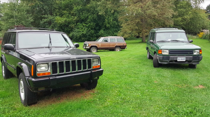Illustration for article titled There's A Gorgeous Dead Land Rover Discovery Sitting In My Backyard But I'm Not Entirely Sure Why